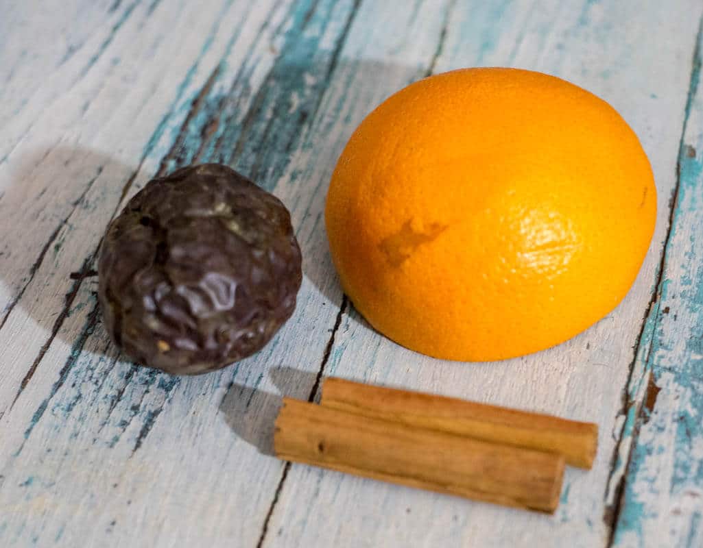 Notre recette de sirop de Noël: Orange confite, cannelle, fruit de la passion