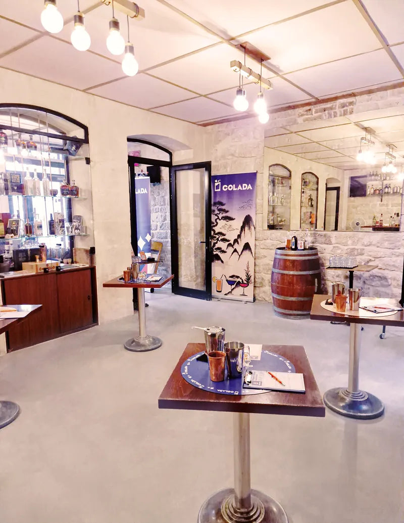 Atelier Colada rue Amelot Paris 11e, salle en pierres apparentes