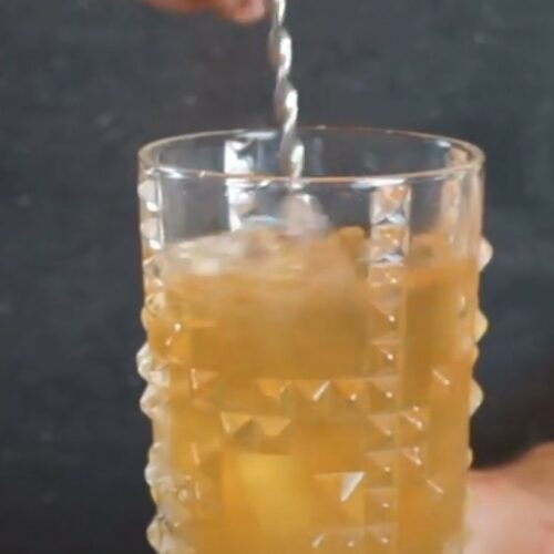 Cocktail Colada sultan des iles au rhum, sirop passion et thé